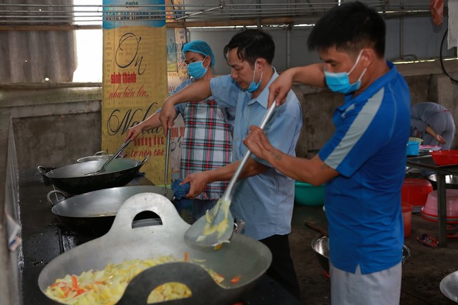 Charity of  Dong Cao pagoda